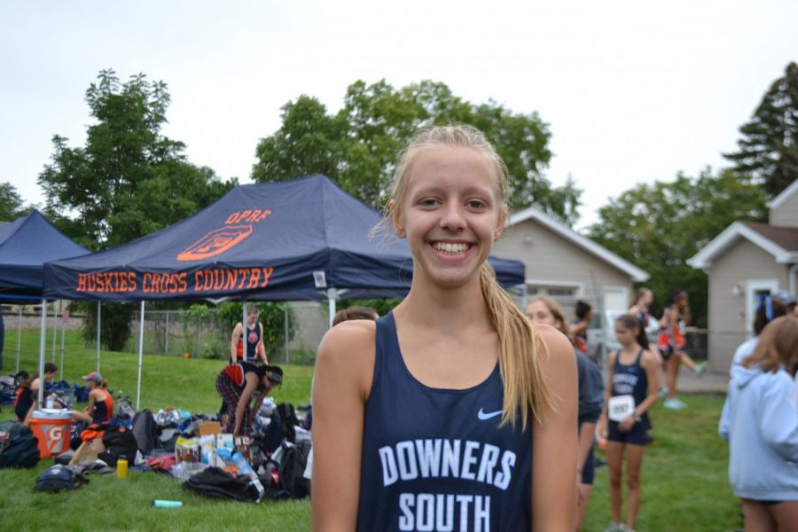 Holly+Johnson+smiles+before+her+race+at+the+Fenton+Cross+Country+Invitational.