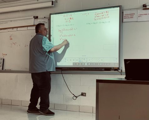 DGS math teacher Steven Trepachko was in the middle of helping the class review for an upcoming test while also preparing us for college. 