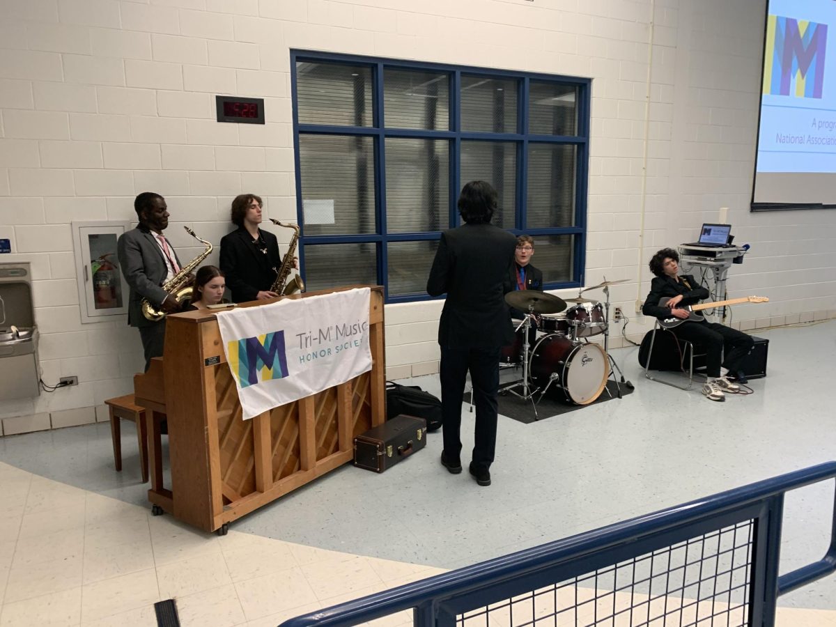 The jazz combo performs at the 2022-2023 induction ceremony. 