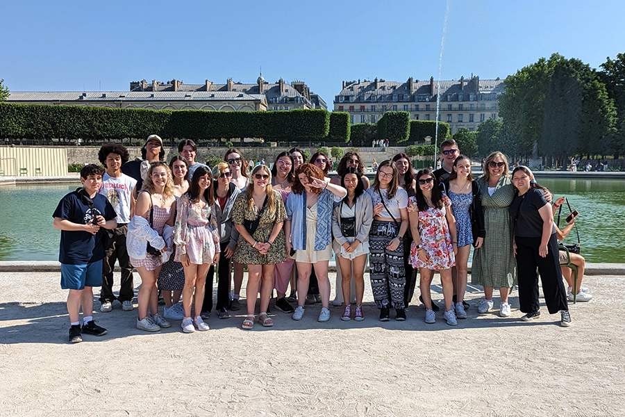Twenty-three Downers Grove South students’ took the trip of a lifetime to explore the regions of France. Chaperons’ included Sophia Reuillion, PJ Dufur and Joyce McElroy, and students were accompanied by guide Andrea Azzarelli from Explorica. 