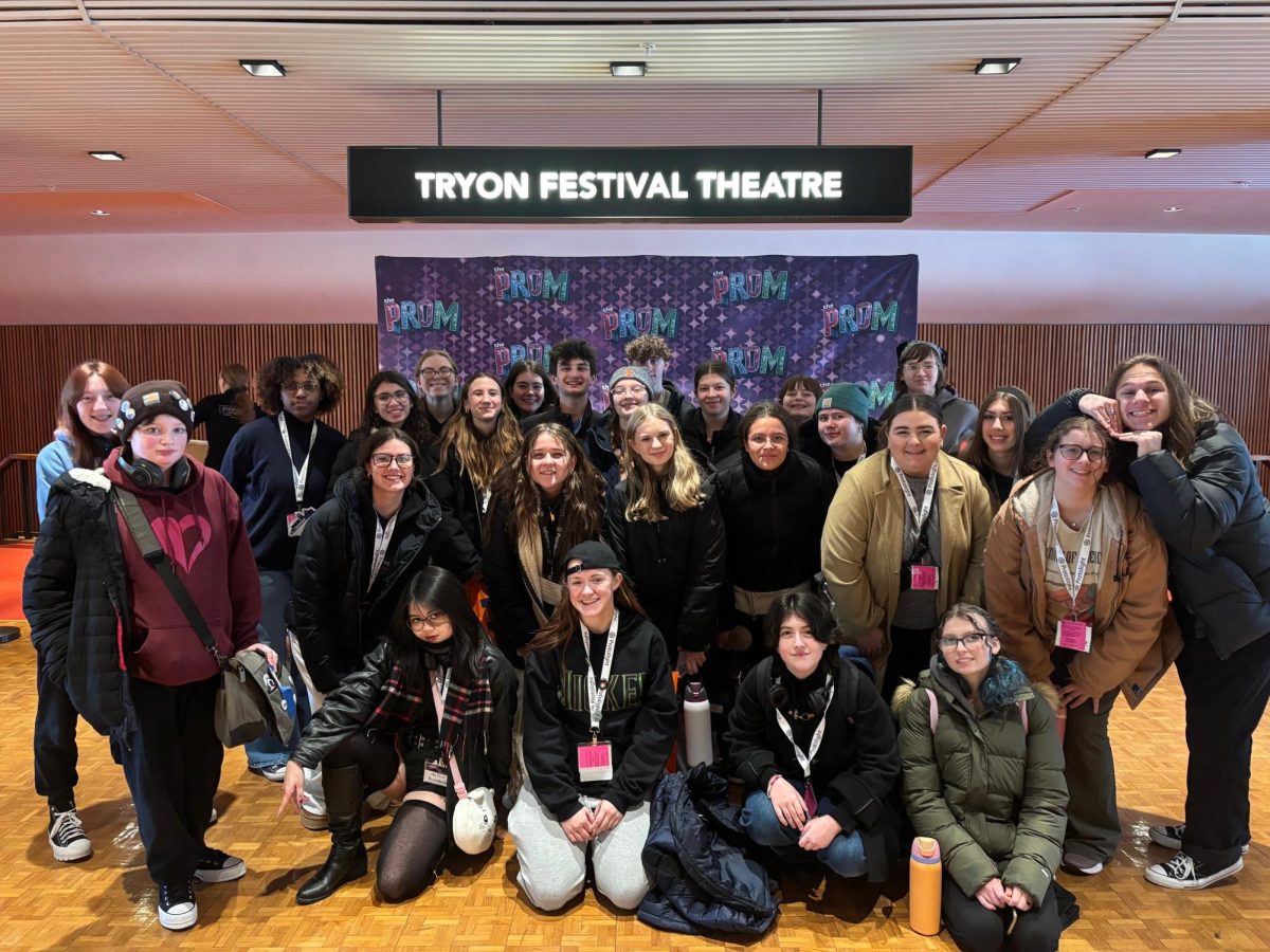 DGS Theater Fest attendees pose after enjoying a series of featured All-State performances.