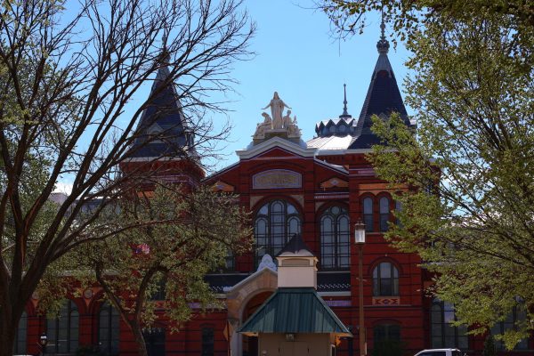 With museums lining the National Mall there's always something to do thanks to the Smithsonian Institution.