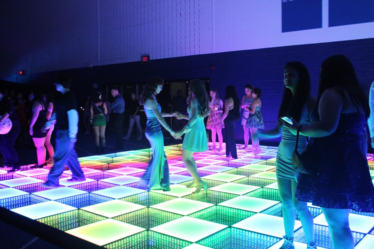 DGS students casually party on the dance floor at Homecoming.
