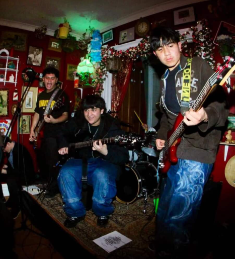 Unfazed play their last show at the Cobra Lounge. Photo courtesy of Damian Rodrígues-Rubio